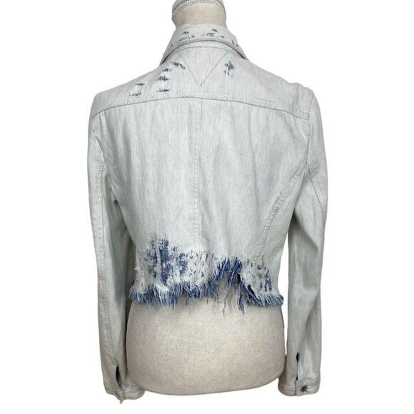 THEYSKENS' THEORY JENJA LIGHT WASH DISTRESSED CROPPED DENIM JACKET - 6 - Picture 3 of 10
